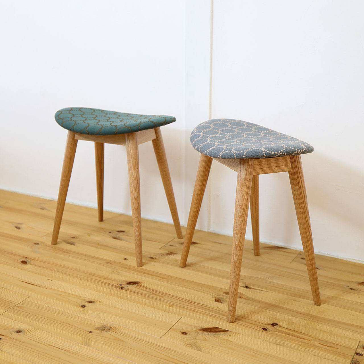 Gomaさん専用 ミナペルホネン ハンドメイド 剣持スツール ちょうちょ 生地 Gomaさん専用 ミナペルホネン ハンドメイド 剣持スツール