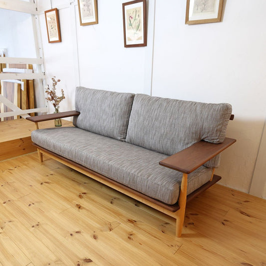 柏木工 シビルソファ 3P（3人掛け） CLS73K ウォールナット×オーク 斜め前からの全体イメージ