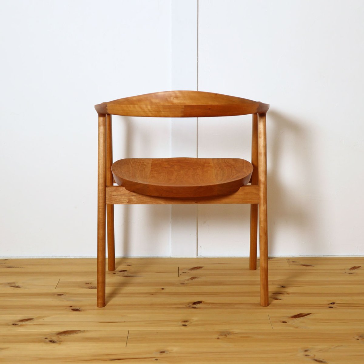 RAY チェア｜板座｜ISU-WORKS – カチートファニチャー【オンライン