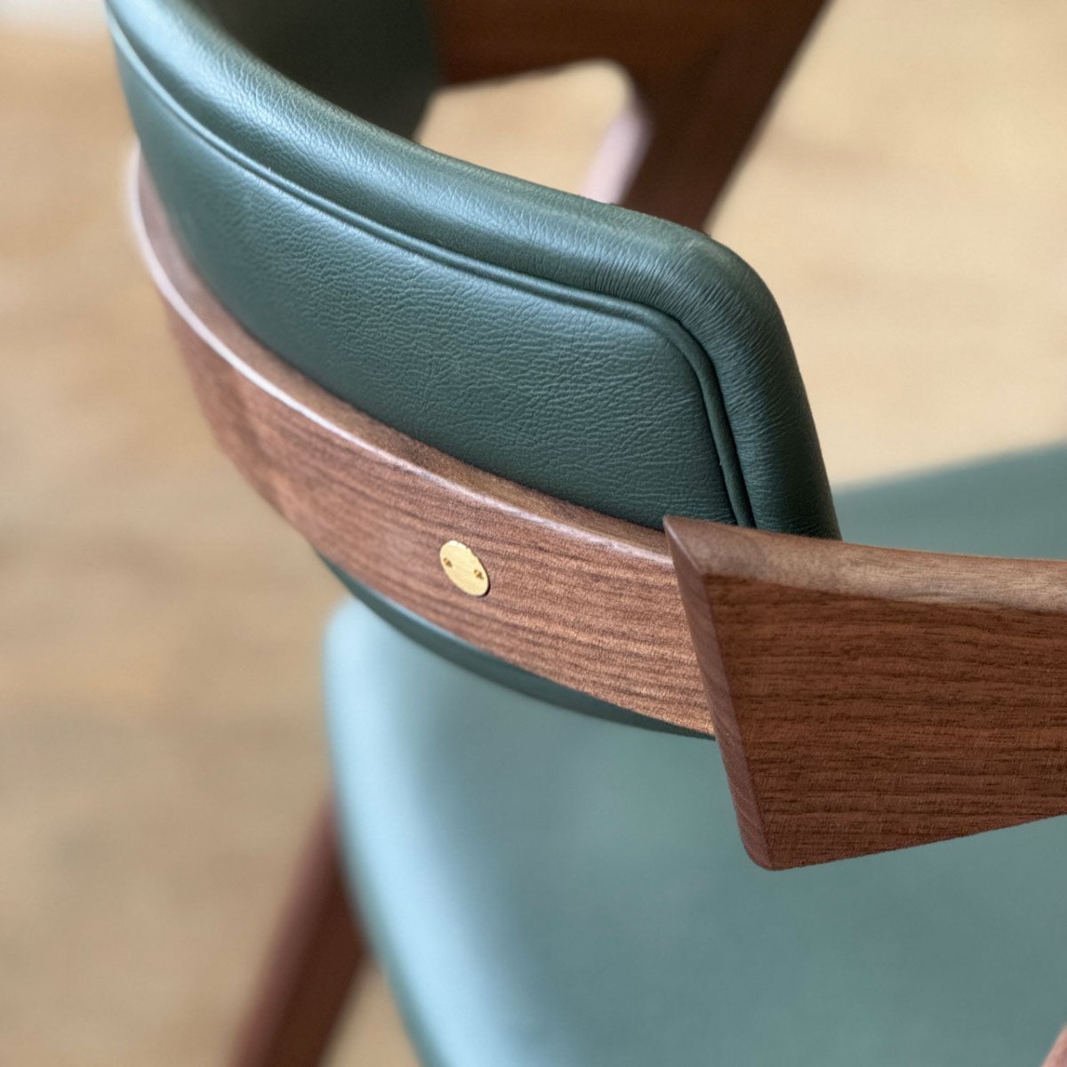 ZEN チェア｜ISU-WORKS – カチートファニチャー【オンラインショップ】