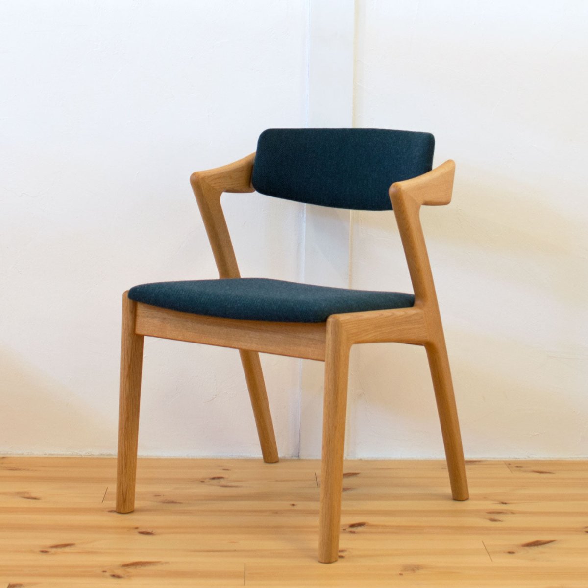 ミナペルホネン張り ZEN チェア｜ISU-WORKS – カチートファニチャー