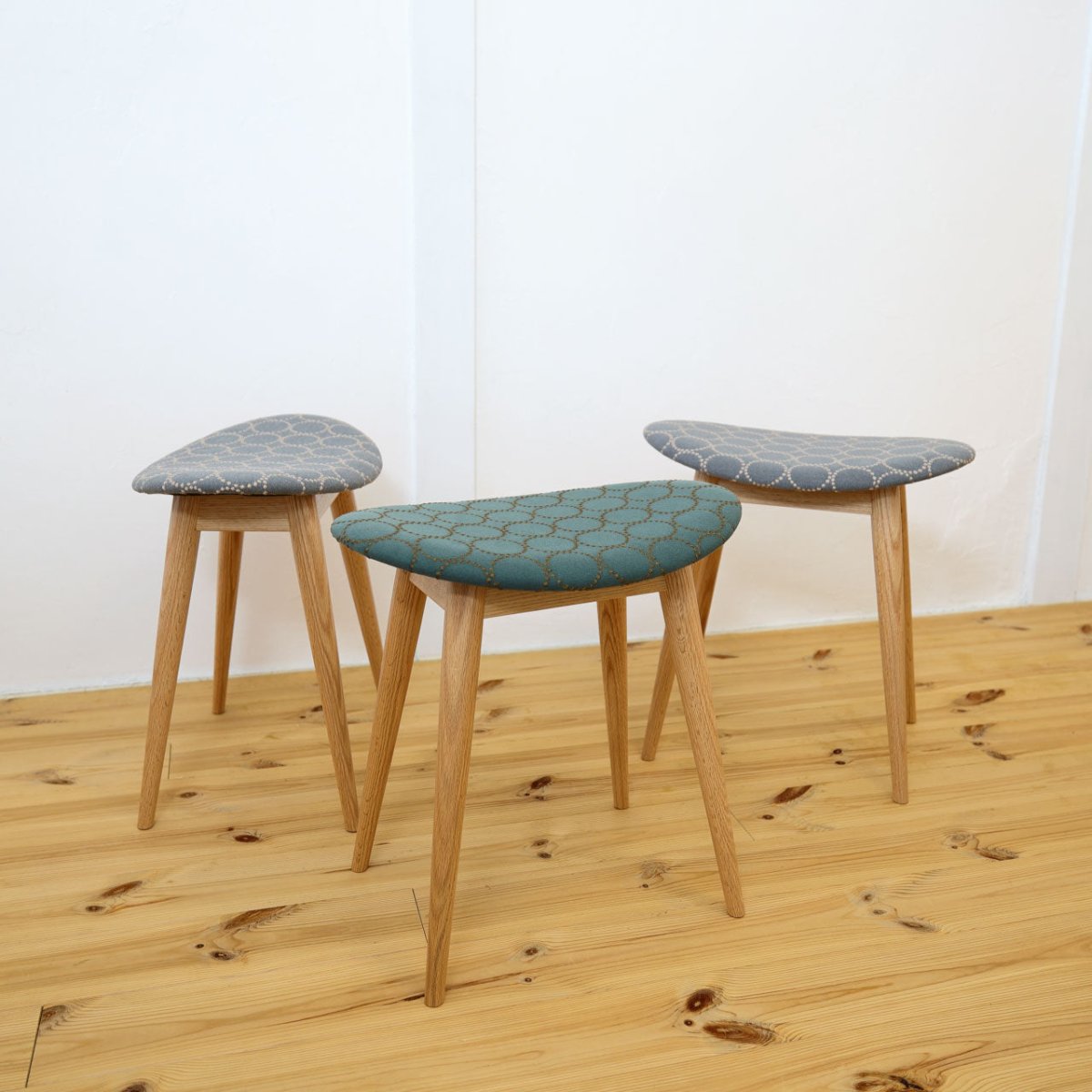 ミナペルホネン タンバリン スツール｜柏木工｜EC16A – カチート