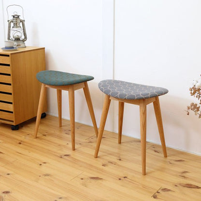 ミナペルホネン タンバリン スツール グレーとグリーンの全体像