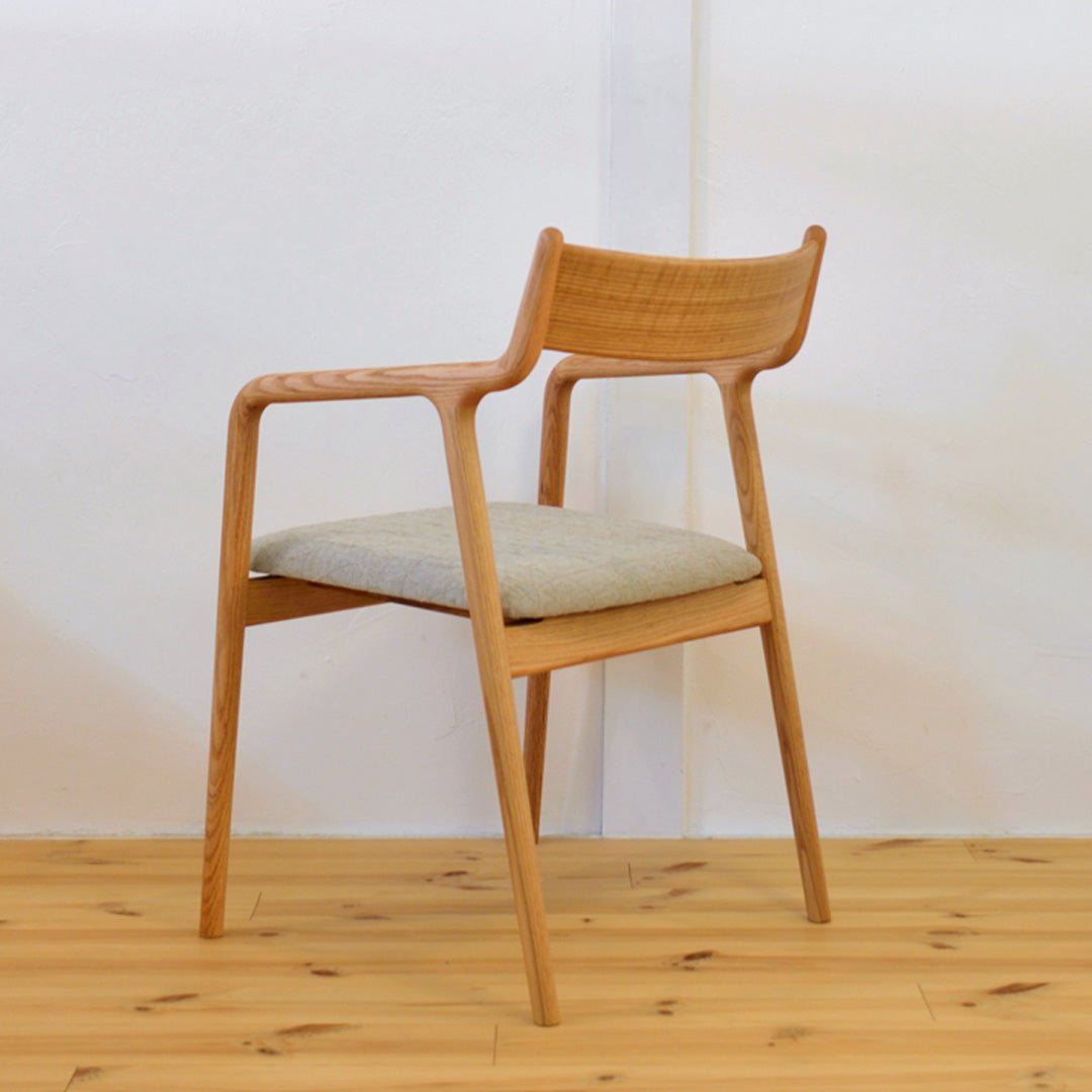 pepe アームチェア　美品 pepe チェア｜宮崎椅子製作所｜ペペアームチェア 背板タイプ – カ