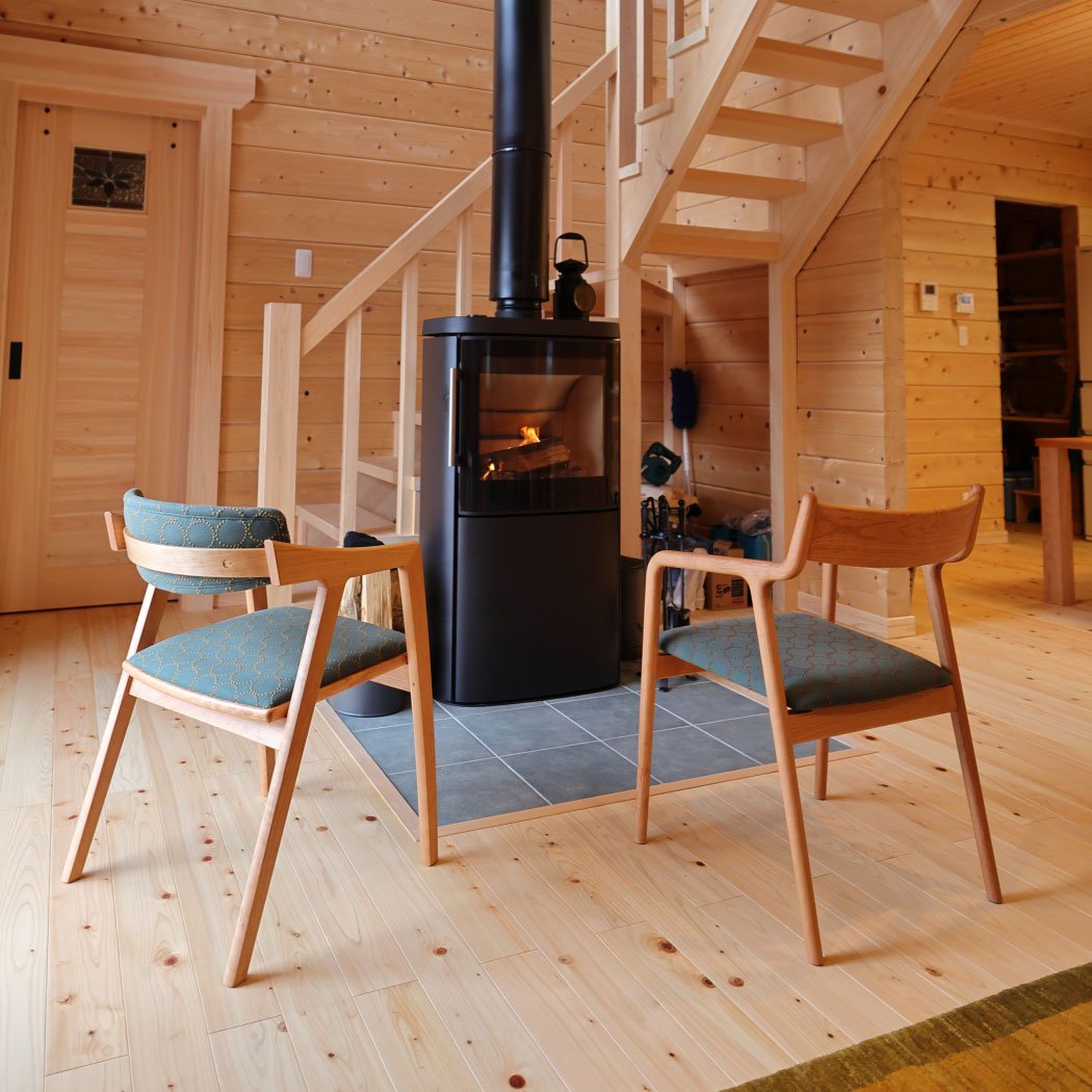 Pepeチェアにミナペルホネン タンバリン生地を張った納品例