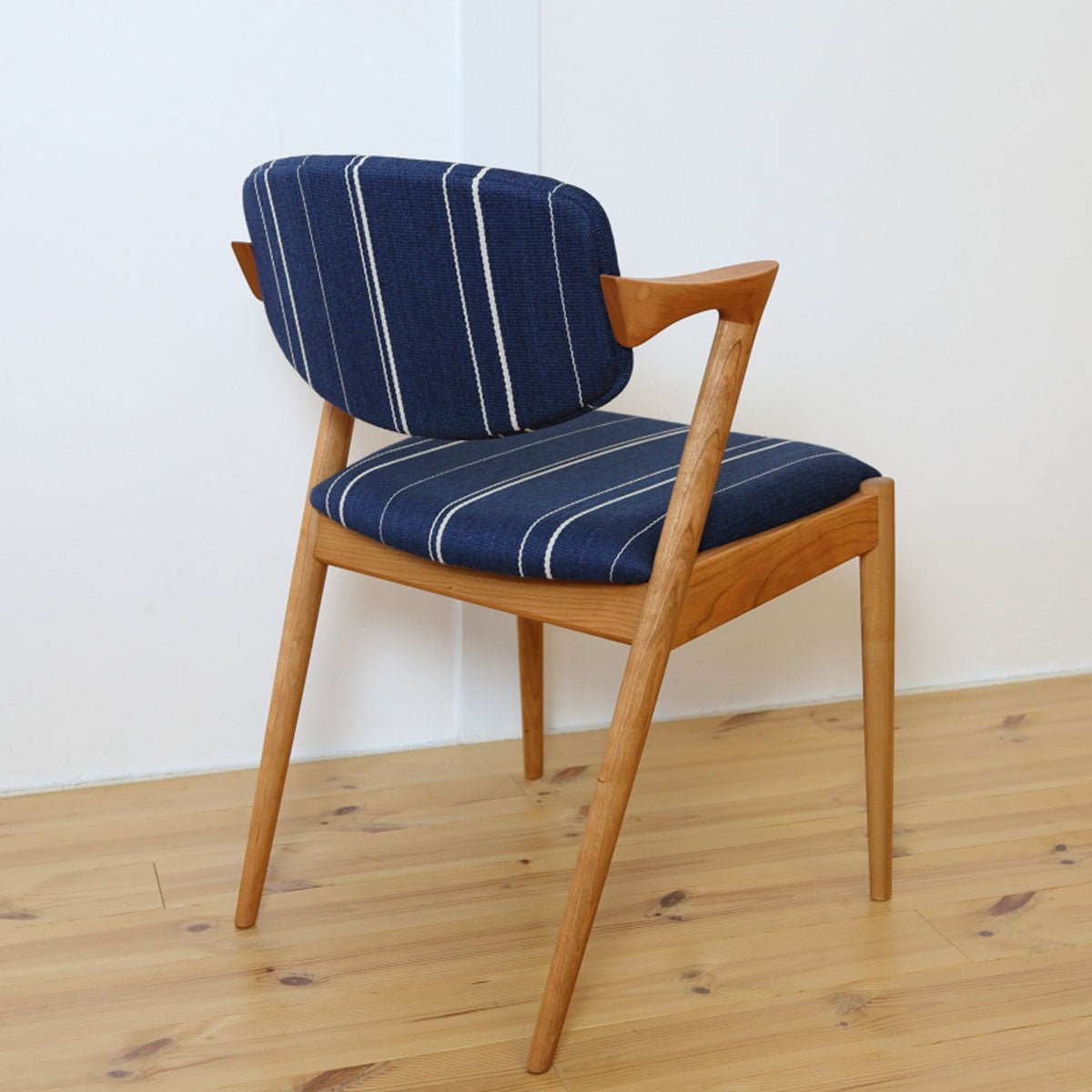 カイクリスチャンセンのデザインのno42チェア