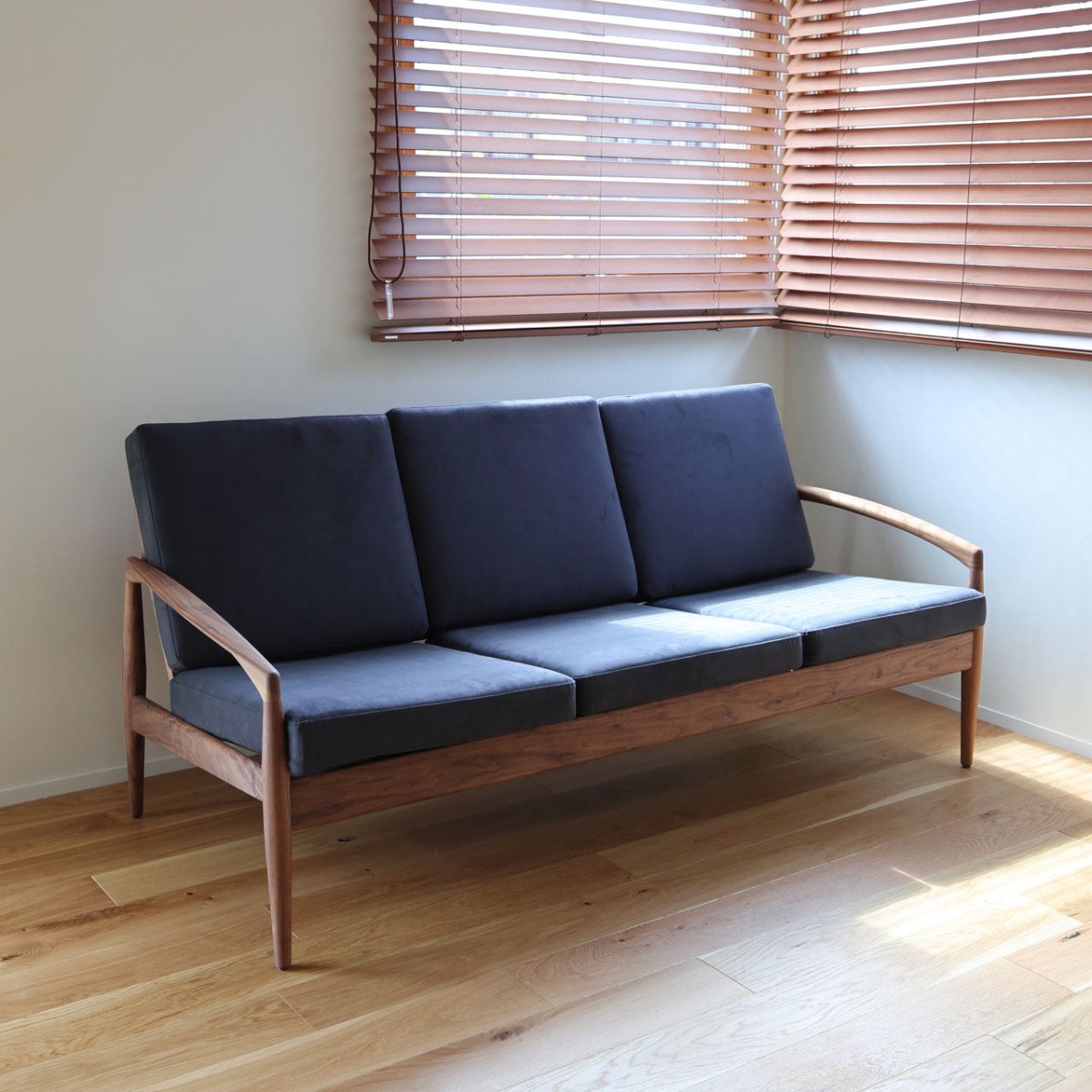 ペーパーナイフソファ｜宮崎椅子製作所（カイ・クリスチャンセン