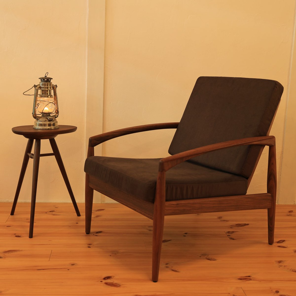 ペーパーナイフソファ 1P（1人掛け）｜宮崎椅子製作所 – カチート