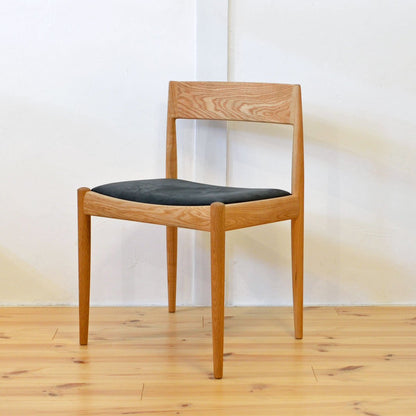 カイ・クリスチャンセンデザイン、宮崎椅子製作所のUNI-senior 4110 チェア